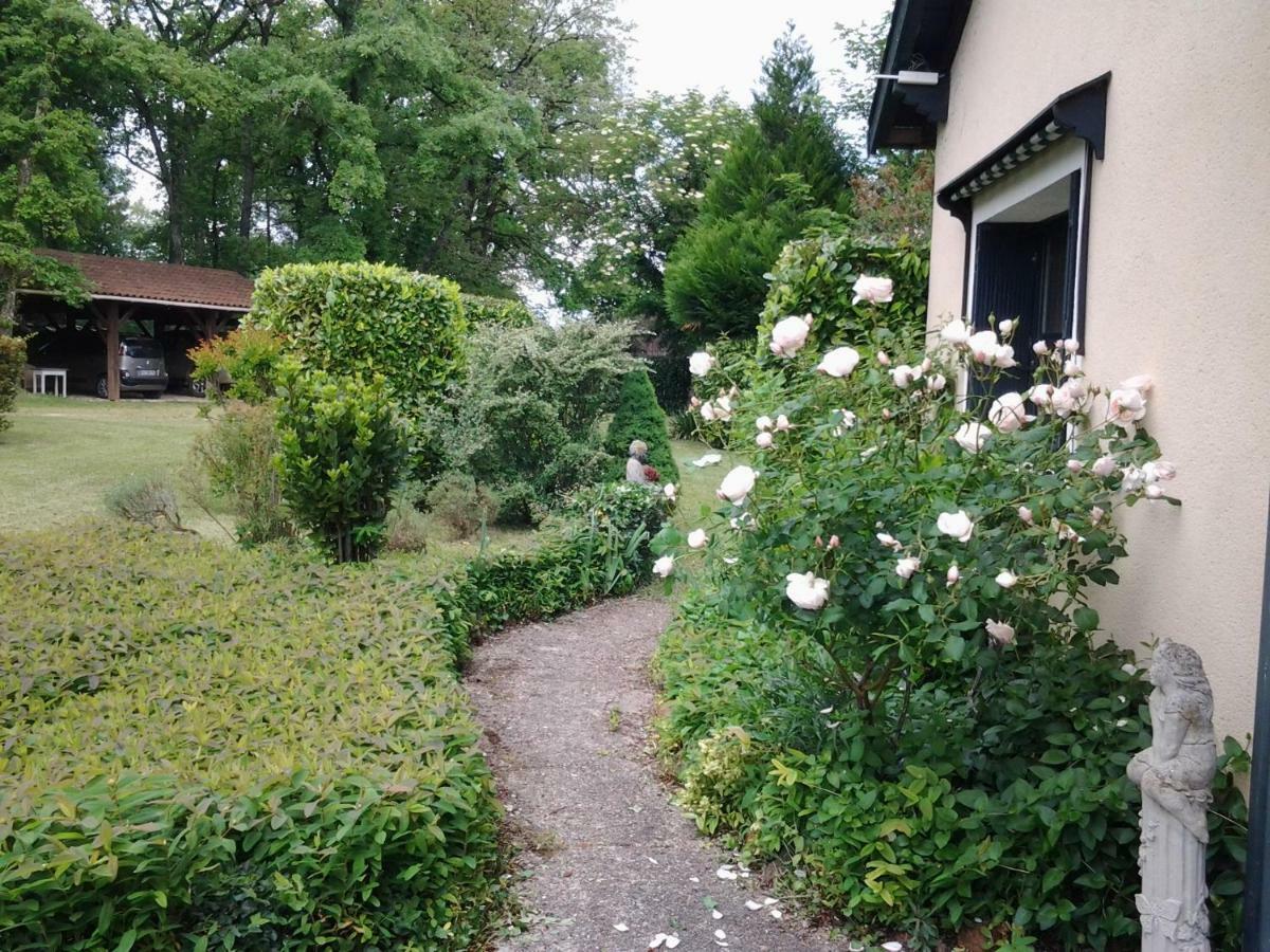 Les Cabanes De Rouffignac Villa Bagian luar foto